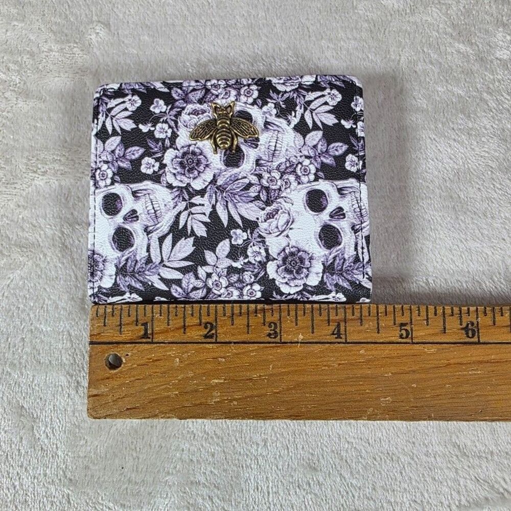 Unbranded Fold Wallet Bee Embellishment CC/License/Cash Slot Zip Coin Snap Close - Picture 6 of 7